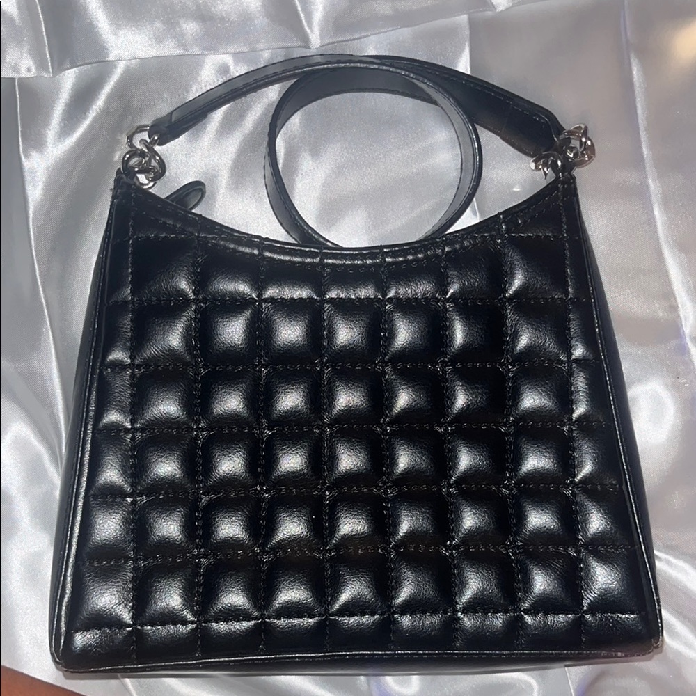 Elegant Black Quilted Handbag